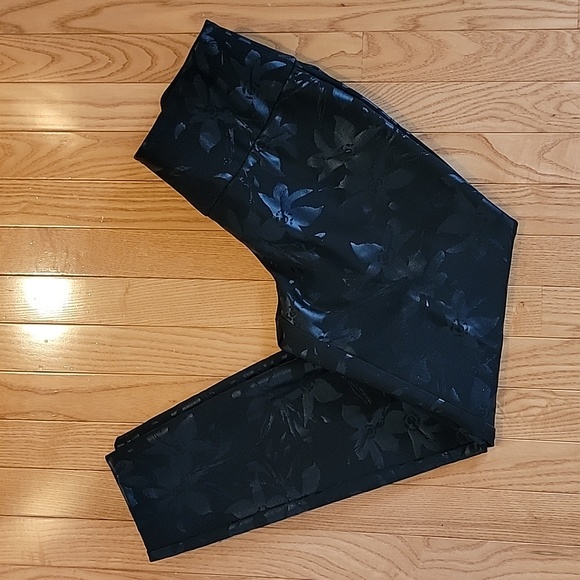 Soft Surroundings Pull-on Printed Pants - Picture 2 of 13